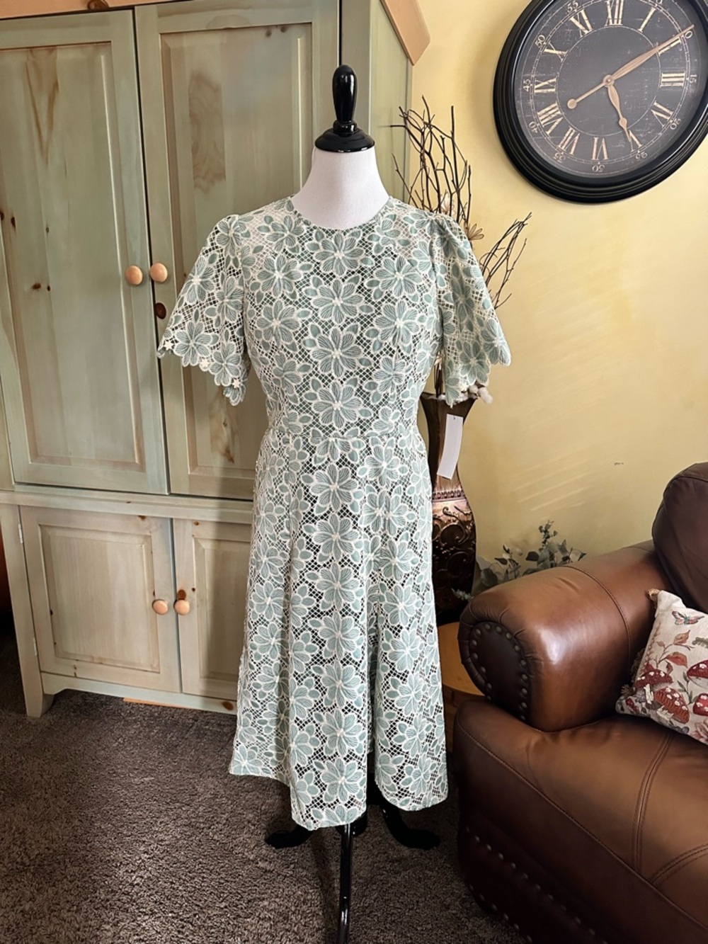Maggy London Mint Green Floral Lace Midi Dress